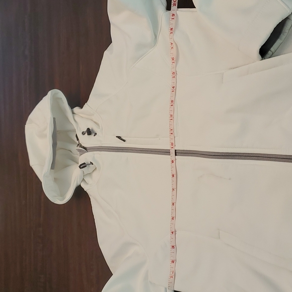 White jacket - Picture 6 of 9